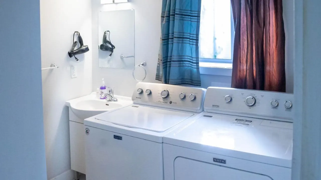 Lovely 1-Br W Sofa Bed In The Heart Of Ndg Διαμέρισμα Μόντρεαλ Καναδάς